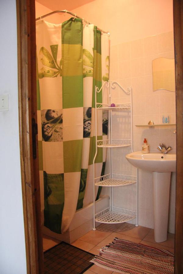 Chambre D'Hote "Chez Antoinette Et Charles" Santo-Pietro-di-Venaco Room photo